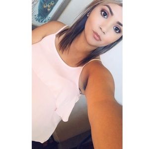 Meet your Posher, Yessenia